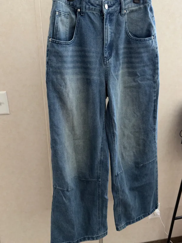 High-Rise Wide-Leg Women's Jeans in Faded Blue - Image 2