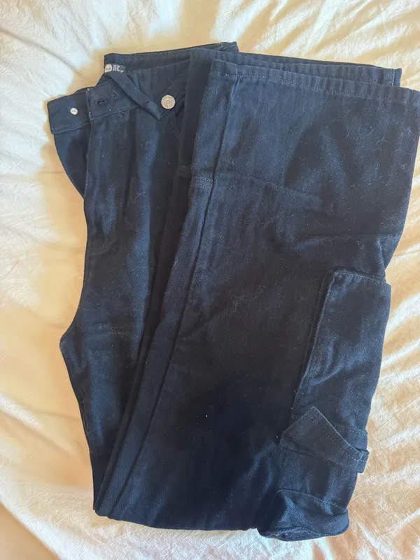 Boohoo black cargo jeans  - Image 2