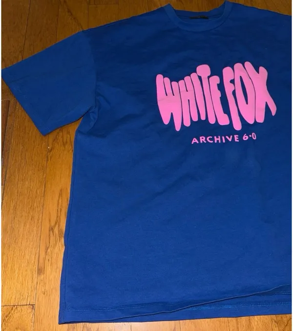 Brand New White Fox Archive 6.0 Oversized Tee in Blueberry & neon pink Size M/L - Image 6