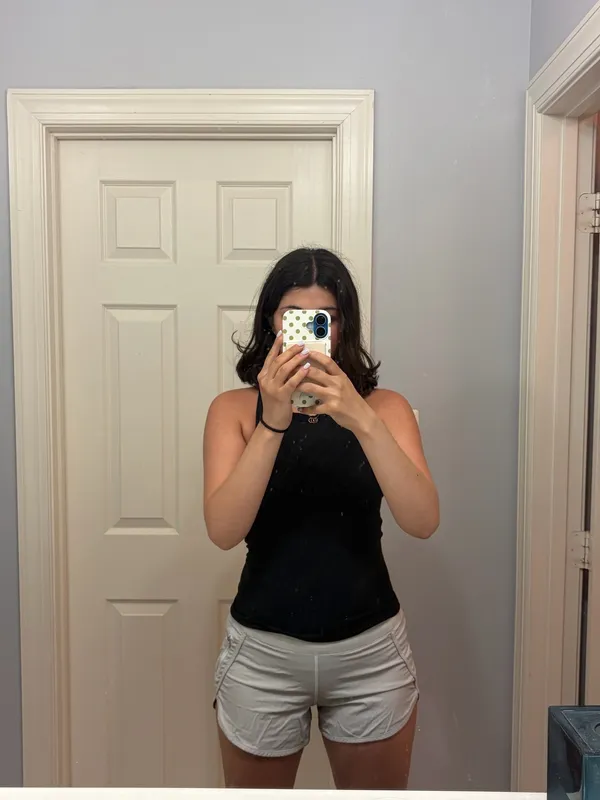 Lululemon Hotty Hot 2.5" Shorts - Image 4