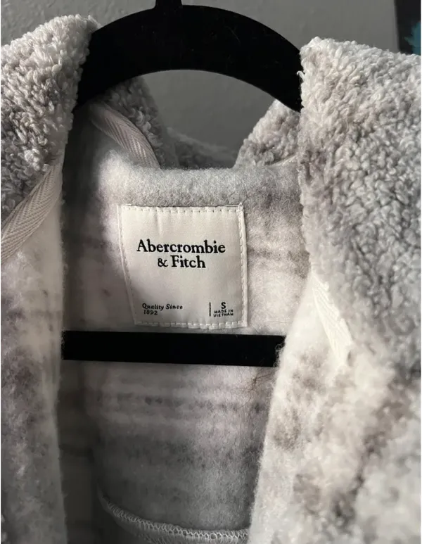 Abercrombie plaid jacket - Image 3