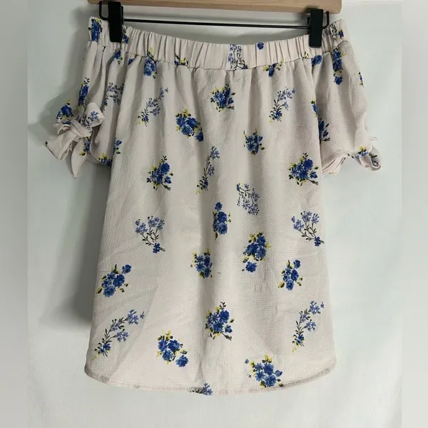 T•I•M•I•N•G Off the shoulder shirt size s - Image 3