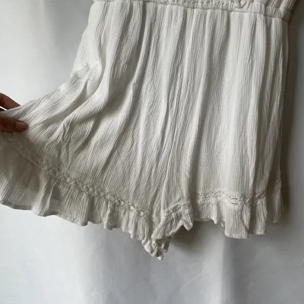 American Eagle white flirty flowy romper short sleeves‎ frilly square neckline - Image 4