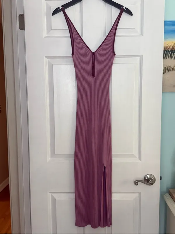 Abercrombie & Fitch Keyhole Ribbed Midi Dress in Purple - Image 2