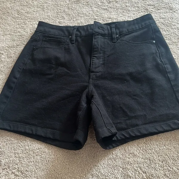 White House Black Market High Rise Sculpt‎ 5-Inch Black Denim Shorts size 6 - Image 7