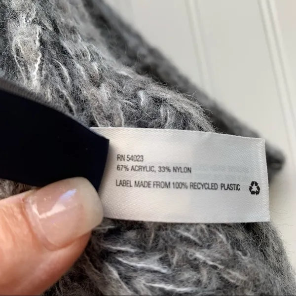 Gap Gray Soft Large Scarf - Image 3