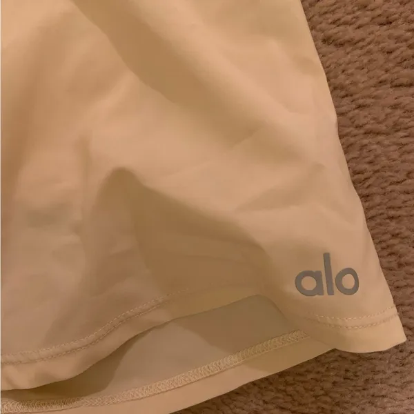Alo yoga Tiebreaker Short Nwot lemon yellow rare active casual classic fall - Image 8