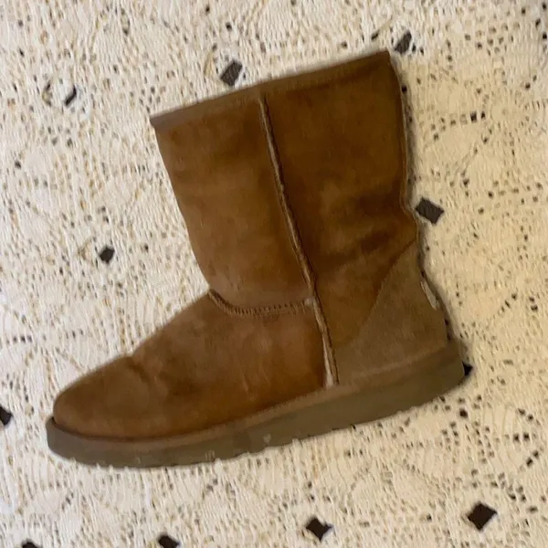 Women’s UGG short classic boots size 6 chestnut tan light brown Good condition - Image 6