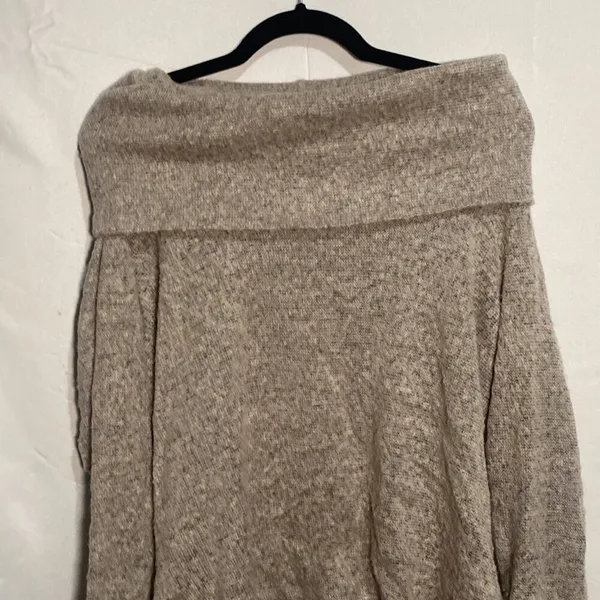 DKNY Over Shoulder Sweater Fall size‎ medium cozy comfort minimalist - Image 5