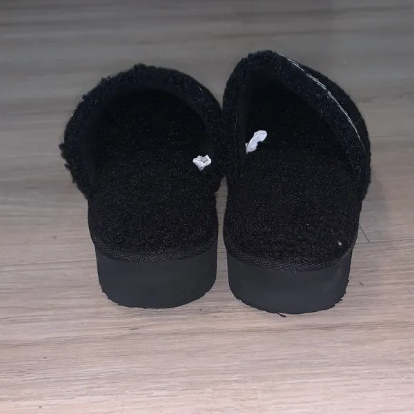 Joyspun Intimates Women’s 8 Teddy Fleece Platform Clog Slippers - Image 4