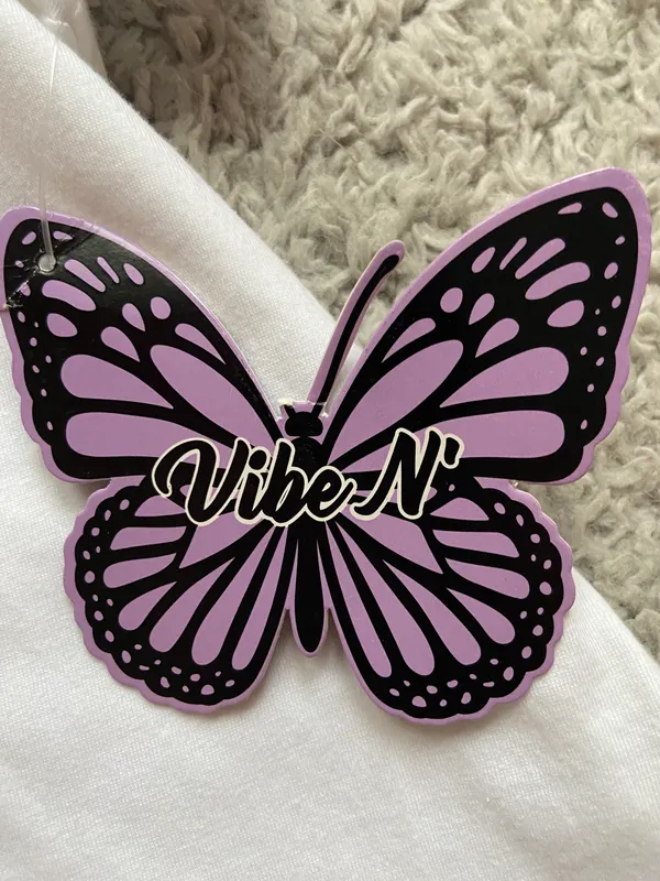 Butterfly Shirt Multiple Size XL - Image 3