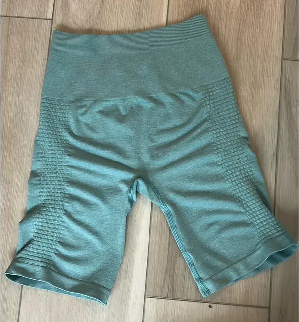 Alphalete Shorts Biker - Image 3