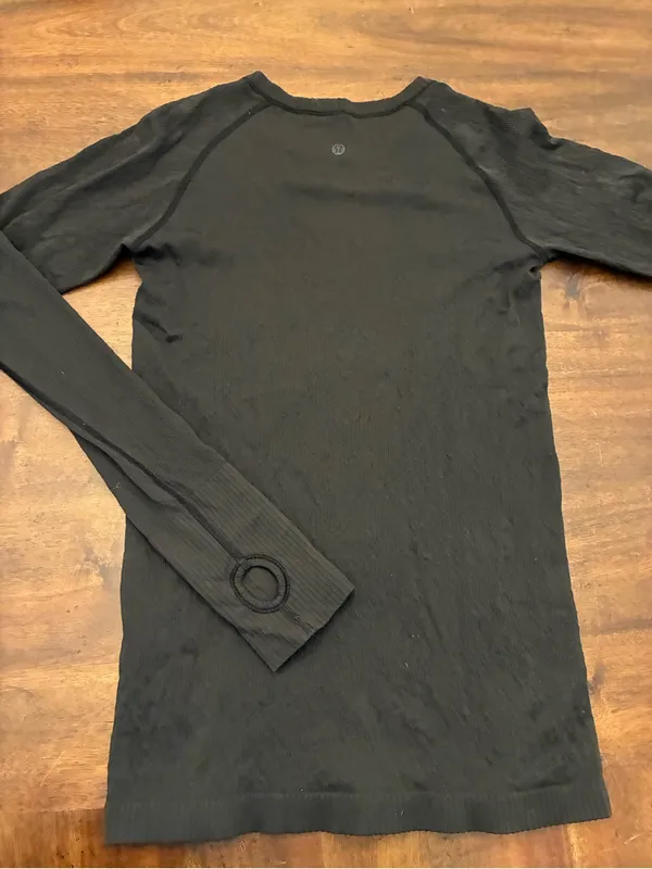 Lululemon Rest Less Pullover Top Women’s 6 Black Long Sleeve Shirt Textured - Image 3