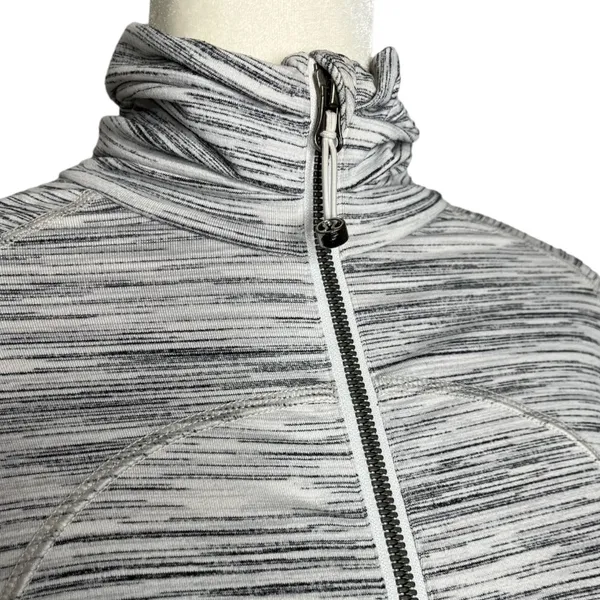 Lululemon Peplum Back Light Jacket Size 6 Gray - Image 6