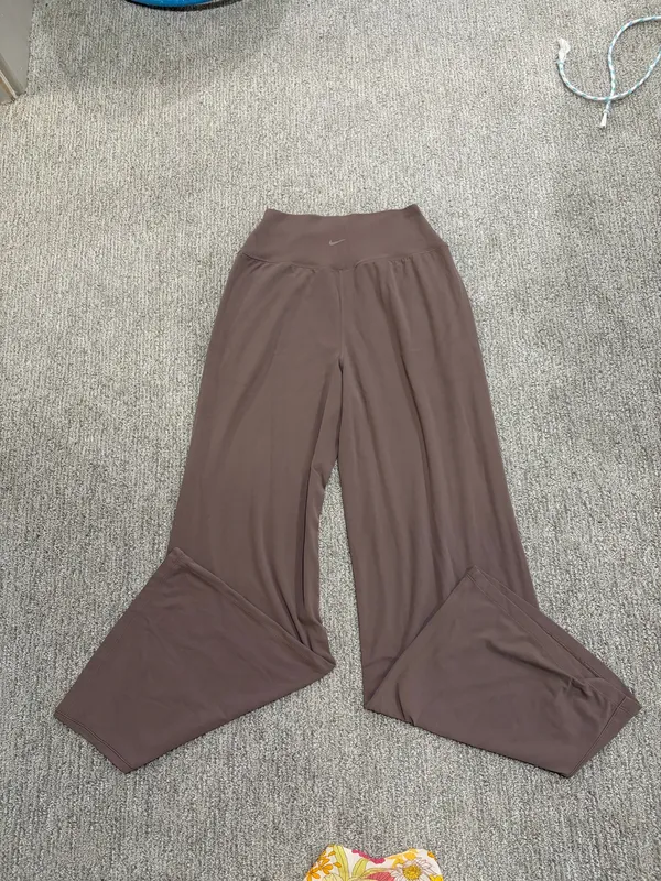 Nike Zenvy Yoga Pants - Image 3
