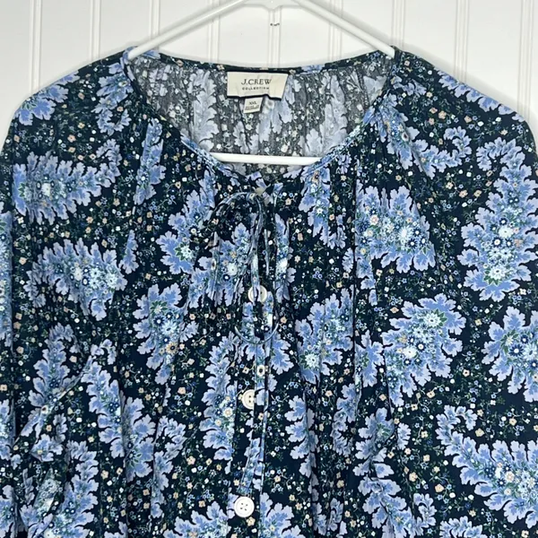 Collection tie-sleeve button-front top in Ratti® Pacific paisley XXL - Image 4