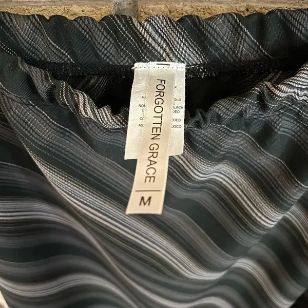 Forgotten Grace NWOT Women’s Formal Pencil Skirt With Side Slit Size Medium - Image 2