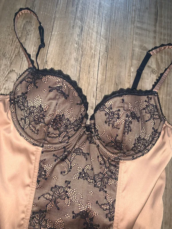 Victoria's Secret Very Sexy Satin Lace corset 36B - Image 3