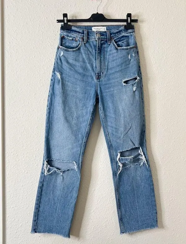 Abercrombie & Fitch The Ankle Straight Ultra High Rise Distressed Jeans Size 26 - Image 2