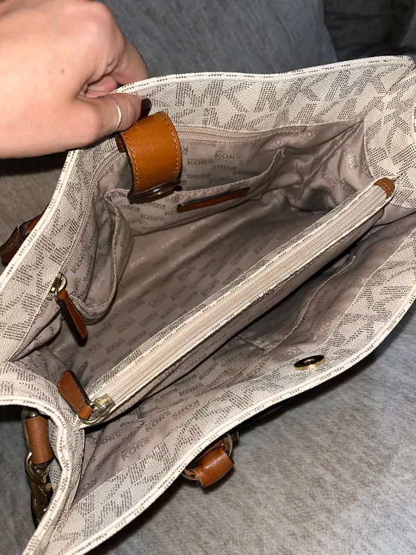 Michael Kors Purse - Image 11