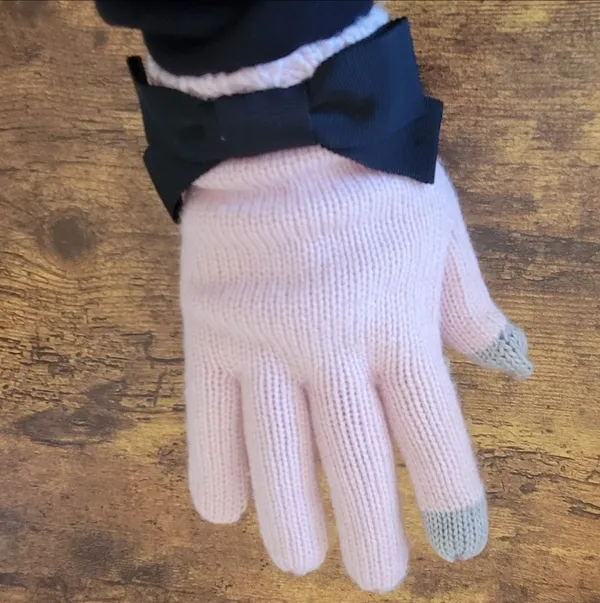 Kate Spade Bow Knit Gloves In Pink - Image 5