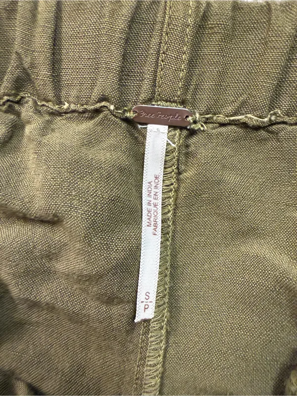 Free People Tomboy Linen Blend Raw Hem Drawstring Shorts in Army Green Sz Small - Image 5