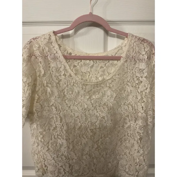 NWOT Boutique Ivory Floral Lace Crop Top Women's Short Sleeve Romantic(Approx M) - Image 3