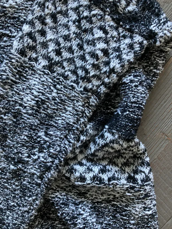 Abercrombie Oversized Knit Sweater Black & White XS/S - Image 5