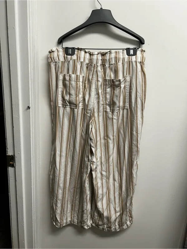 LOFT Cream and Tan Striped Cropped Drawstring Pants - Image 2