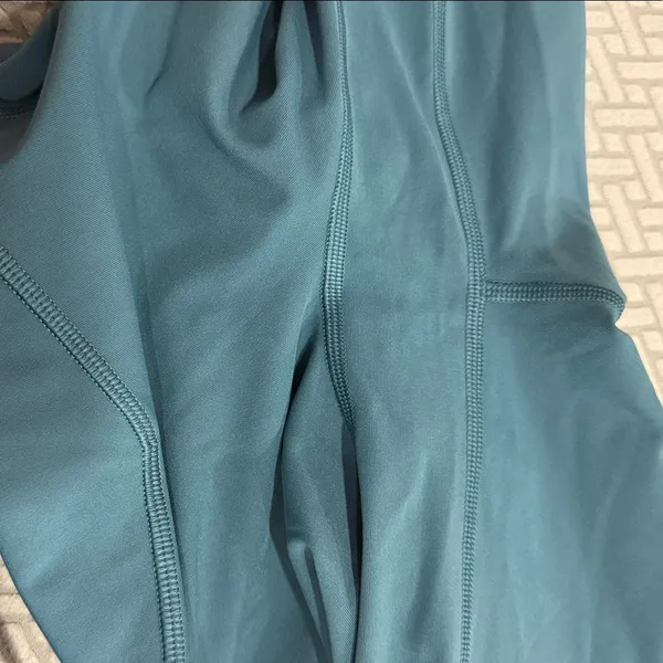 Lululemon Teal High-Waisted Leggings size 6 - Image 9