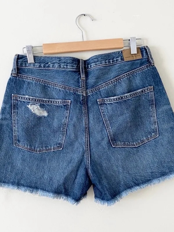 American Eagle 90s Boyfriend Denim Shorts Sz 12 Distressed Raw Hem EUC - Image 3