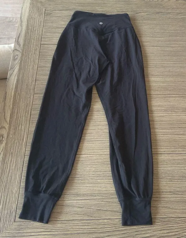 Lululemon Black Align Joggers 25” *size 2 - Image 2