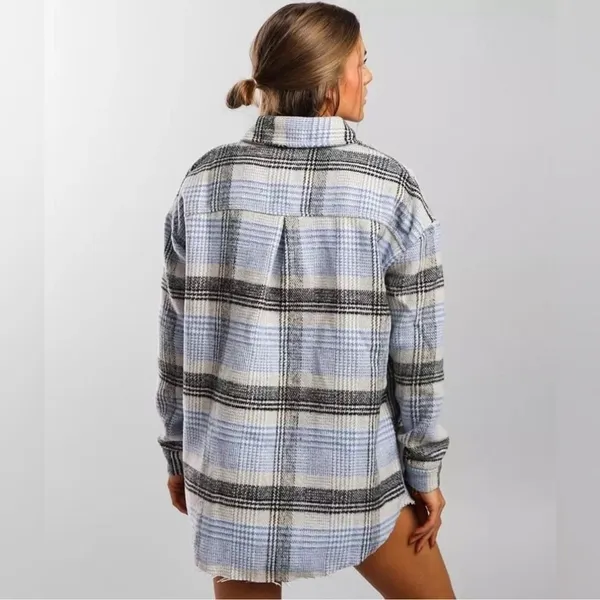 Buckle BKE Blue Plaid Button Front Oversized Shacket size L - Image 6