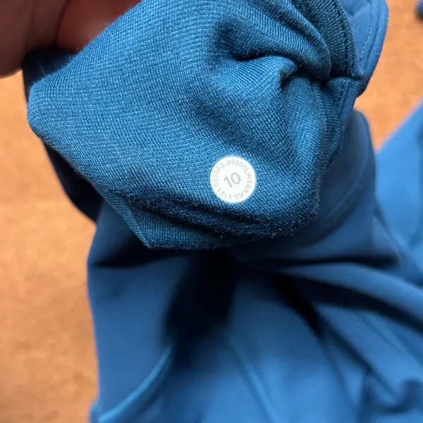 lululemon athletica Blue cropped Leggings - Image 3