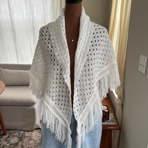 Mid Century Vintage 70s Specialty House Fashion White Crochet Shawl Open Weave - Image 5