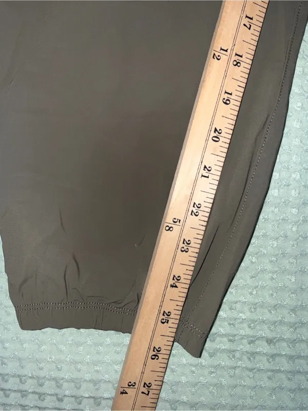 NWOT Vuori Miles‎ Joggers size L - Image 2