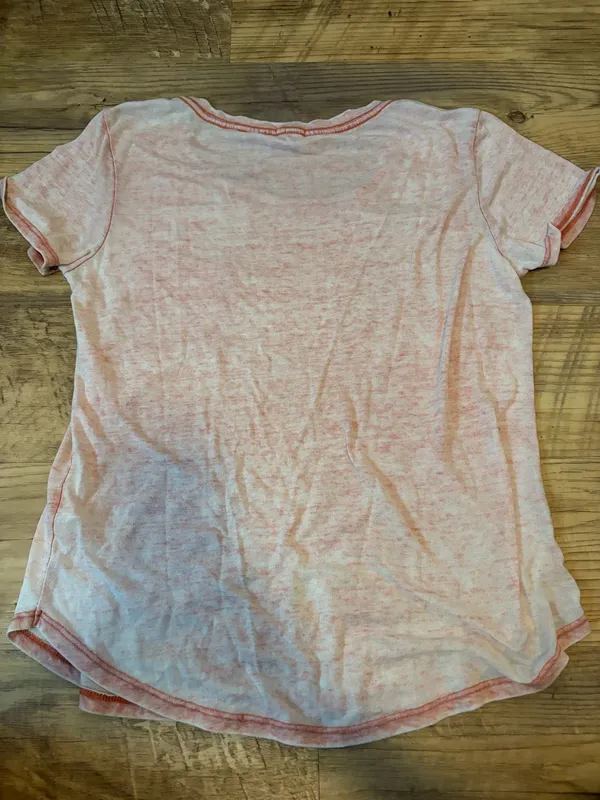 light pink/red garage short sleeve shirt - Image 2
