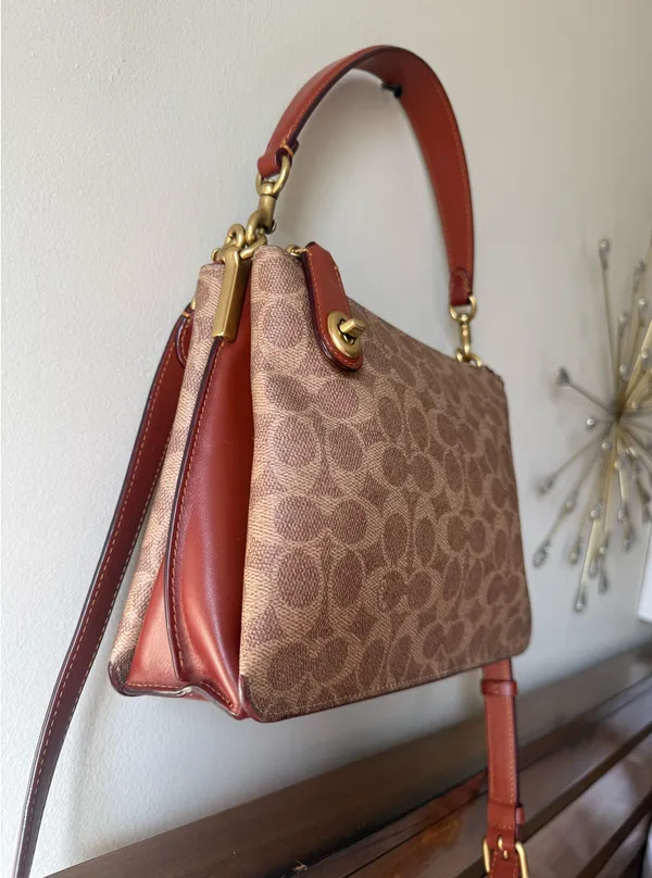 Coach Double Zip Shoulder Signature  Canvas Handbag  - Image 6