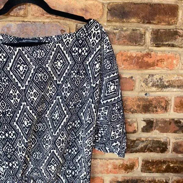 Zara Black & White Aztec Print Short Sleeve Twist Front Mini Dress Women's Small - Image 4