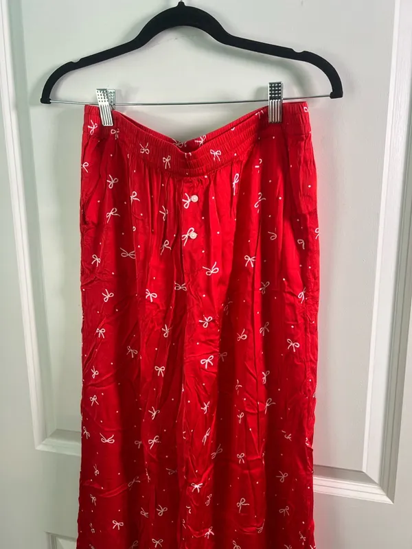 Aerie Off-Duty Satin Pajama Bottoms in Red Bow Size Medium Preppy Trendy - Image 4