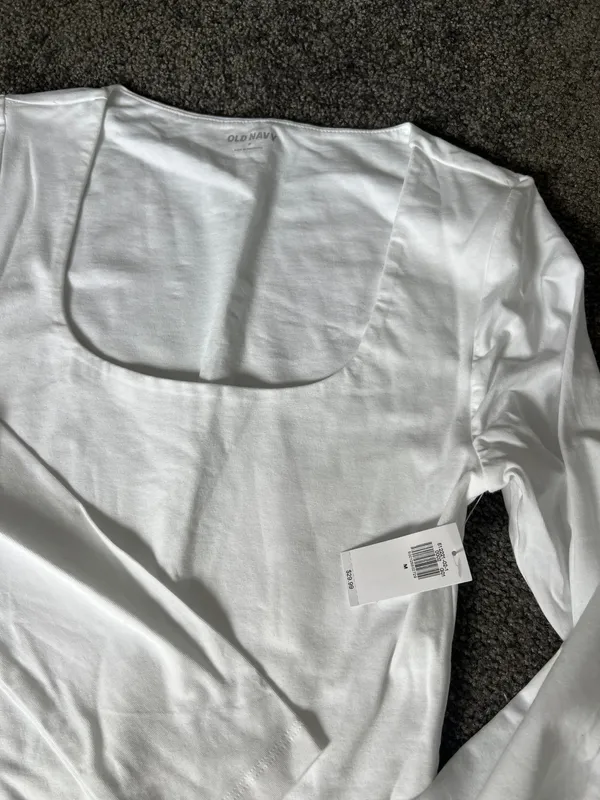 Old Navy Long Sleeve White Bodysuit - Image 4