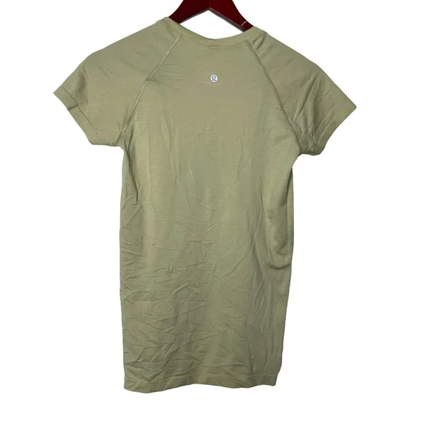 Lululemon tech swiftly short sleeve t shirt in lime green sz 6 - Image 2