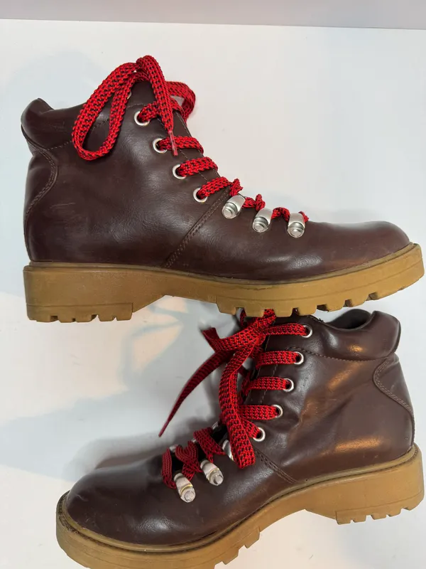 Universal Threads Karri Lace Up Hiker Boots Size 8 - Image 5