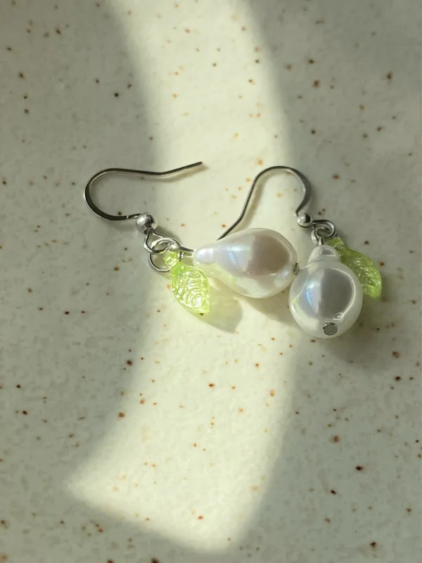 Handmade unique baroque pearl & leaf  dangle earrings🌿 - Image 5