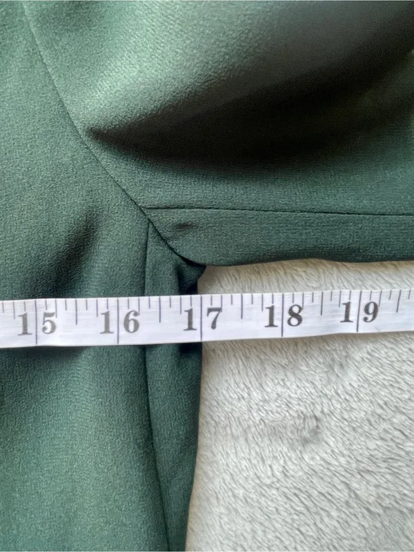 Aritzia Babaton Power Hip Blazer Forest Green 2 minimalist capsule wardrobe chic - Image 9