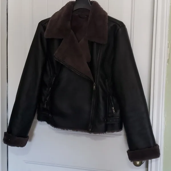 ANA FAUX LEATHER JACKETSIZE LARGE - Image 5