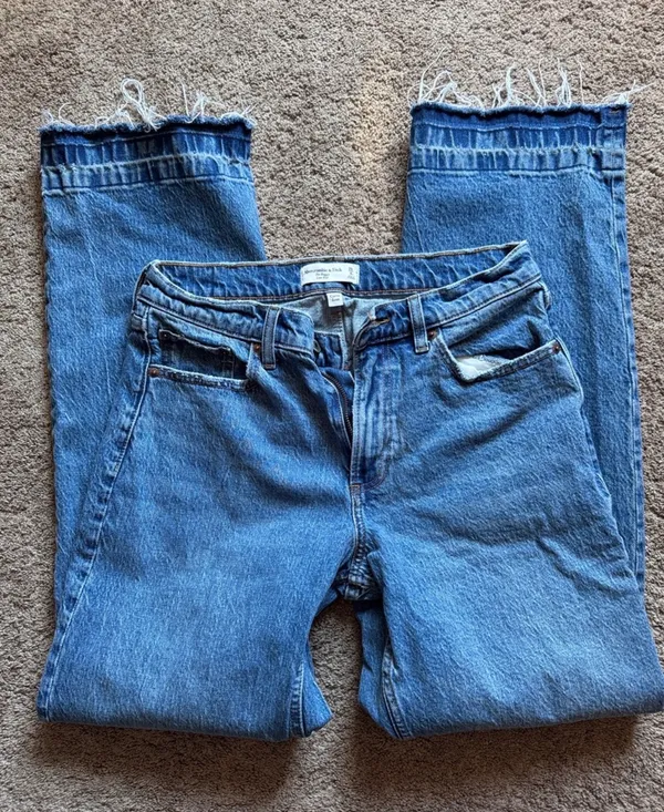 Abercrombie Low-Rise Baggy Curve Love - Image 3