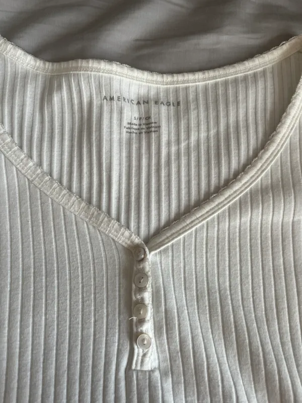 American Eagle Outfitters White Crop Top - Image 2
