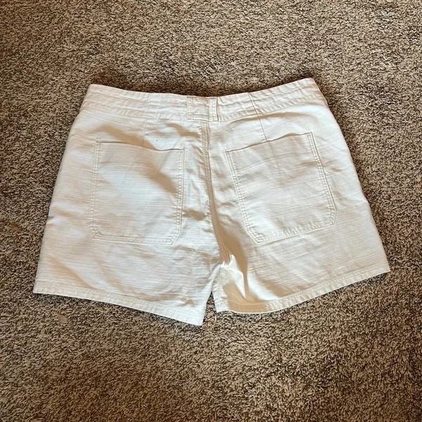 Vince cream pocket shorts - Image 3