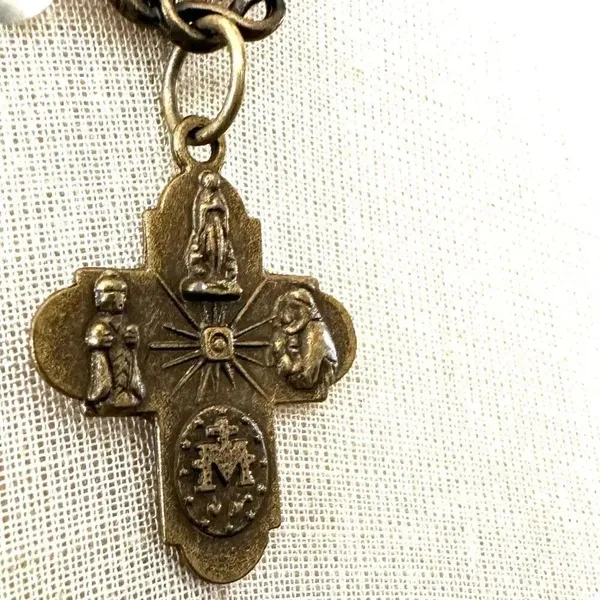 Multi strand quartz beaded cross necklace - Image 2